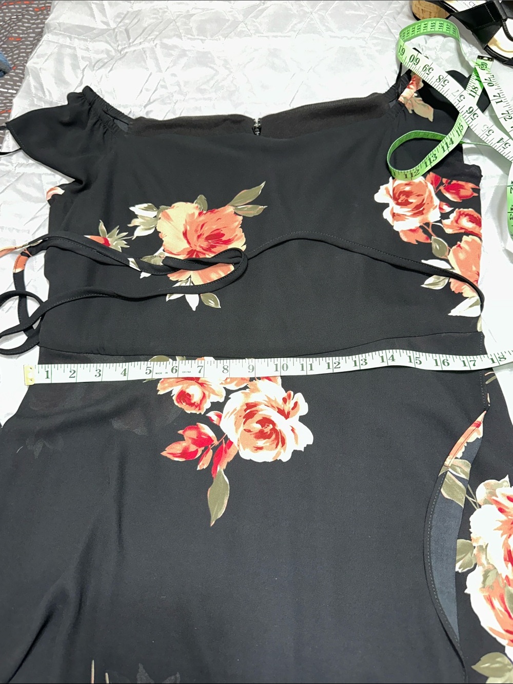 Sz L⭐️New Le Chateau Luxury Line Black Floral Faux Wrap  Dress PTP 20 - Picture 6 of 13